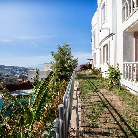 Cozy House With Impressive View And Shared Pool In Yalikavak, Bodrum يالِكافاك