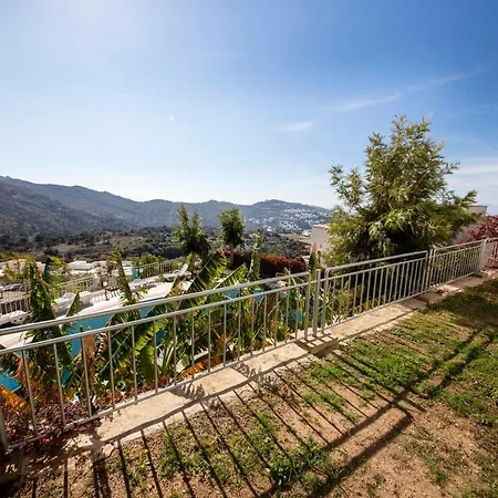 Cozy House With Impressive View And Shared Pool In Yalikavak, Bodrum * يالِكافاك